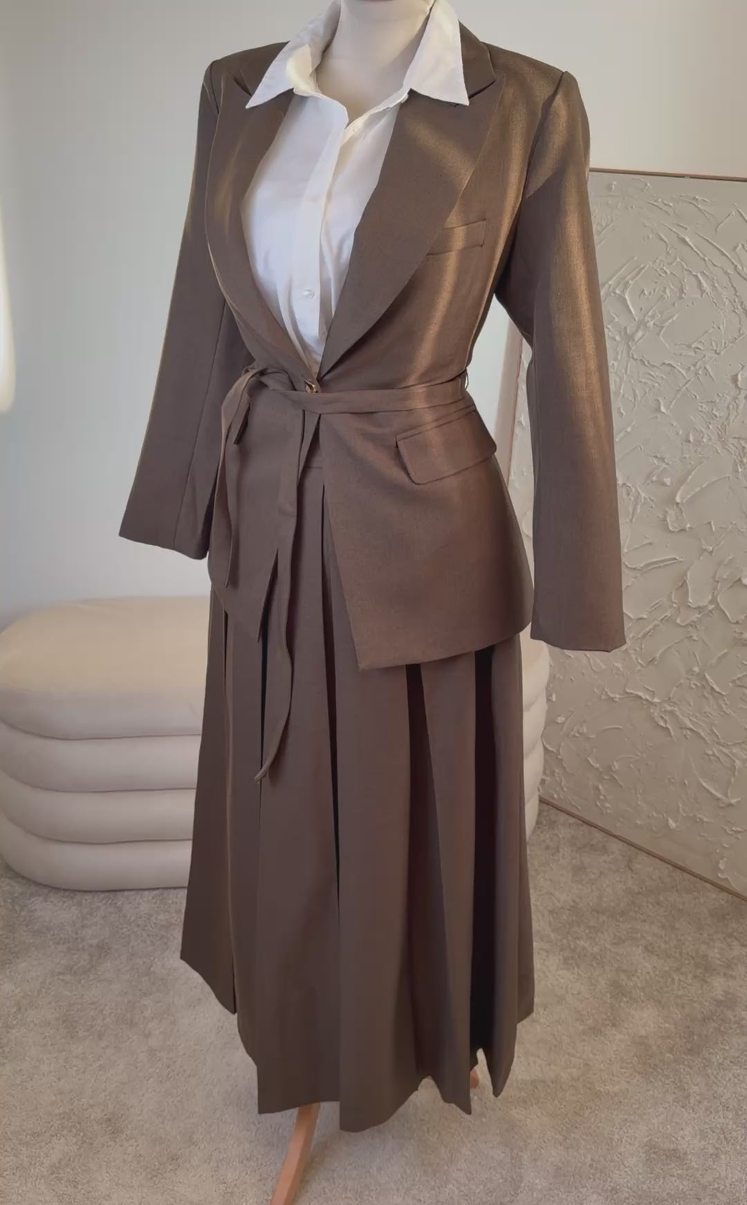 L'ENSEMBLE TAILLEUR KAKI